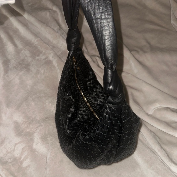 CROSS LEATHER SHOULDER BAG - Picture 6 of 10